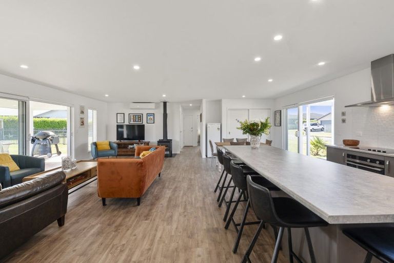 Photo of property in 140 Lisland Drive, Kinloch, Taupo, 3377