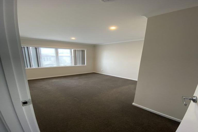 Photo of property in 32 Fernly Rise, Flat Bush, Auckland, 2019