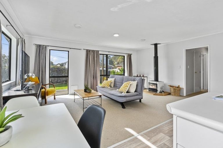 Photo of property in 2/1159 High Street, Taita, Lower Hutt, 5011