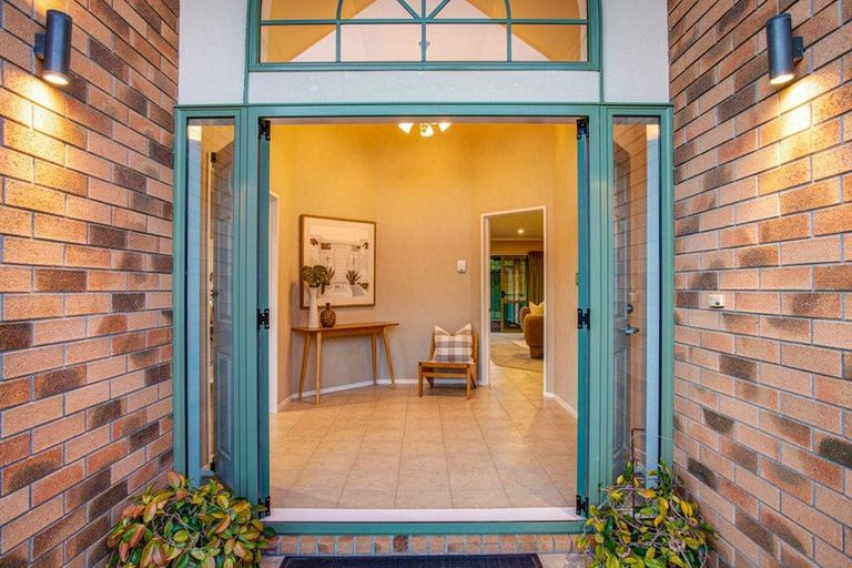 Photo of property in 70a Shaw Road, Oratia, Auckland, 0604