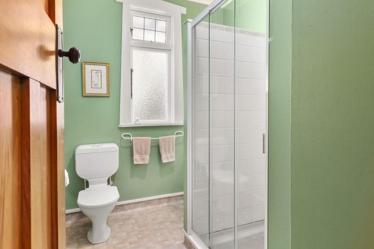 Photo of property in 166 Wadestown Road, Wadestown, Wellington, 6012