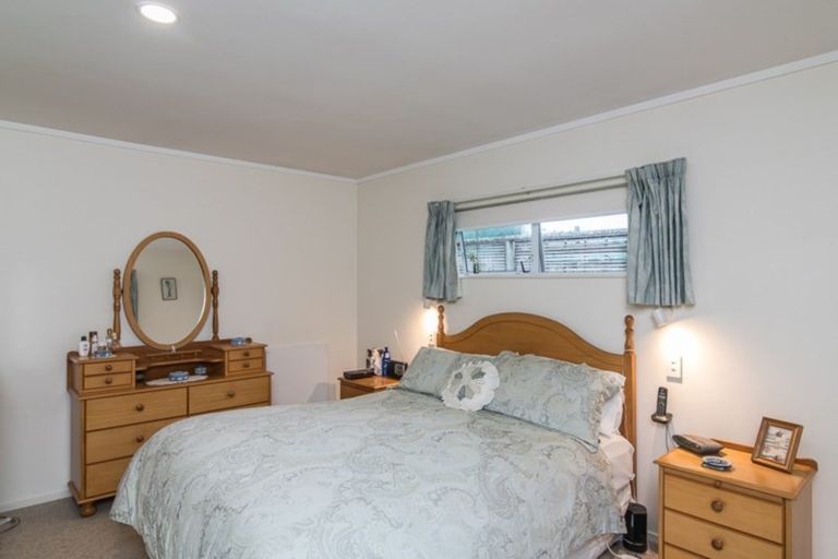 Photo of property in 59 Queens Road, Waikanae Beach, Waikanae, 5036