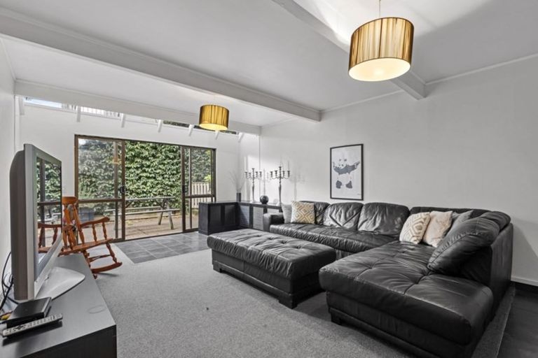 Photo of property in 19 Tiri View Place, Waiake, Auckland, 0630