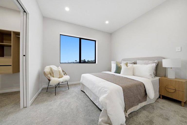 Photo of property in 7 Harakeke Lane, Orewa, 0931