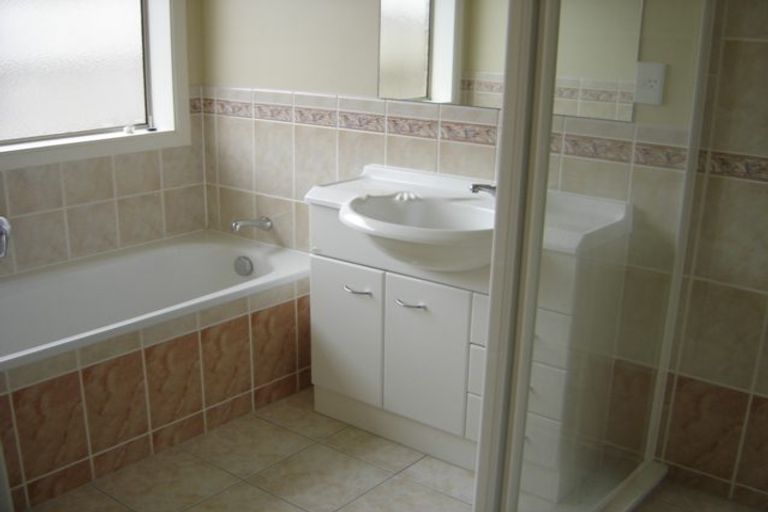 Photo of property in 38 Redcastle Drive, East Tamaki, Auckland, 2013