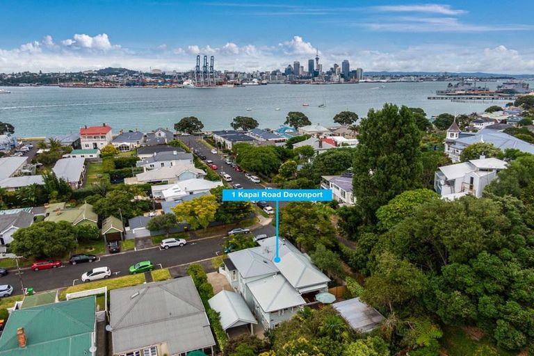 Photo of property in 1 Kapai Road, Devonport, Auckland, 0624