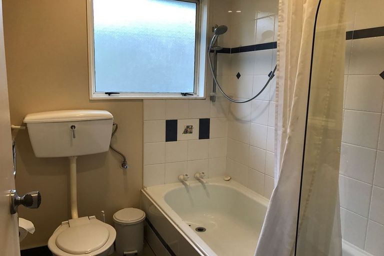 Photo of property in 54a Lincoln Avenue, Tawa, Wellington, 5028