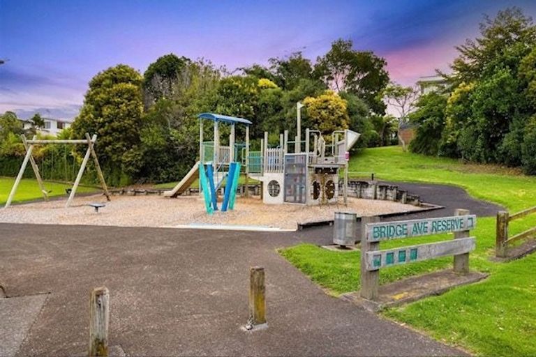 Photo of property in 15a Bridge Avenue, Te Atatu South, Auckland, 0610