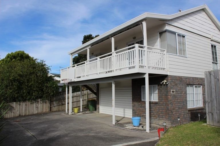 Photo of property in 2/95 Langana Avenue, Browns Bay, Auckland, 0630