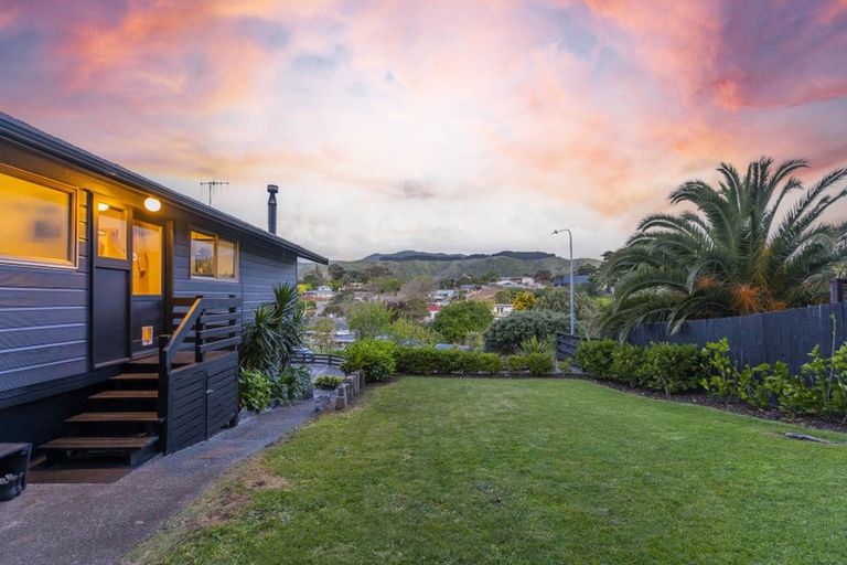 Photo of property in 19 Renown Road, Raumati South, Paraparaumu, 5032