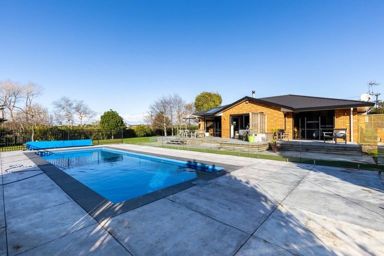 Photo of property in 395 Manutahi Road, Lepperton, New Plymouth, 4373