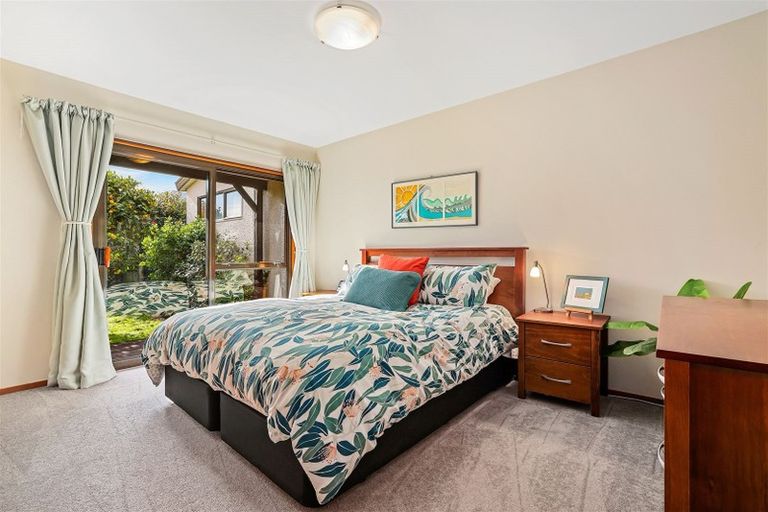 Photo of property in 3/63 Beachville Road, Redcliffs, Christchurch, 8081