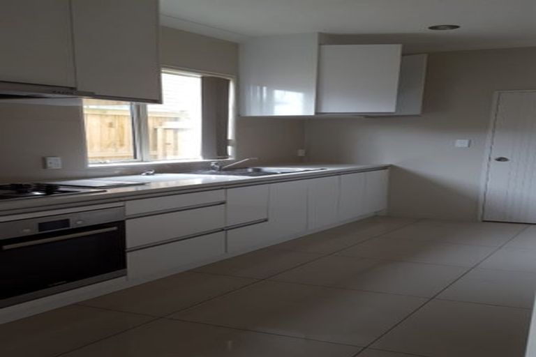 Photo of property in 5 Dunkineely Road, Flat Bush, Auckland, 2019