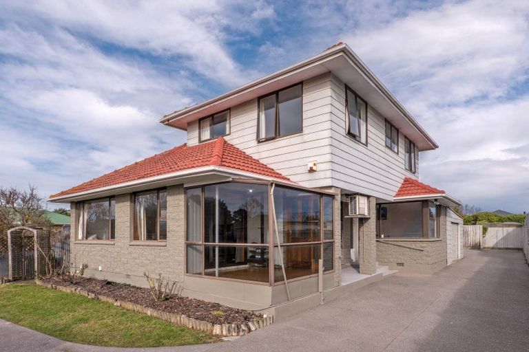 Photo of property in 21 Walcot Street, Bromley, Christchurch, 8062