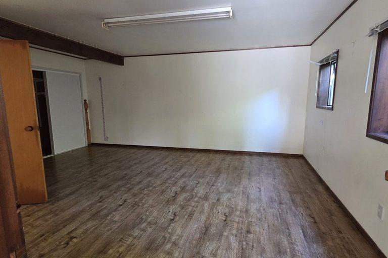 Photo of property in 13 Charles Dickens Drive, Mellons Bay, Auckland, 2014