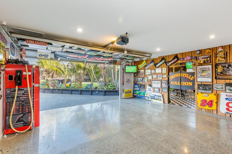 Photo of property in 44 Hepburn Road, Glendene, Auckland, 0602