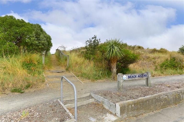Photo of property in 7/246 Marine Parade, New Brighton, Christchurch, 8061