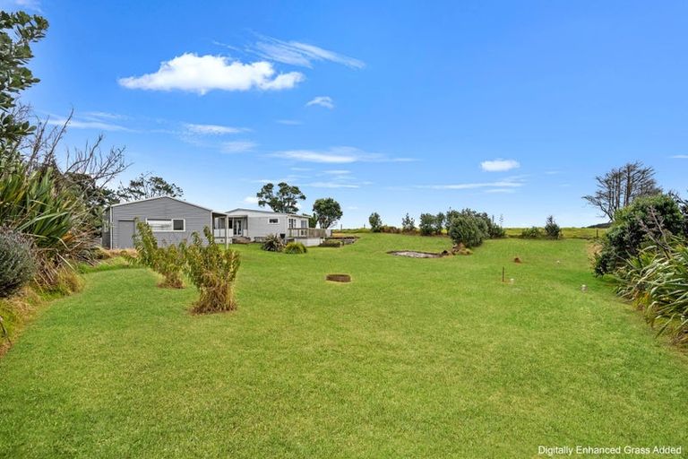 Photo of property in 125 Rehutai Road, Baylys Beach, Dargaville, 0377