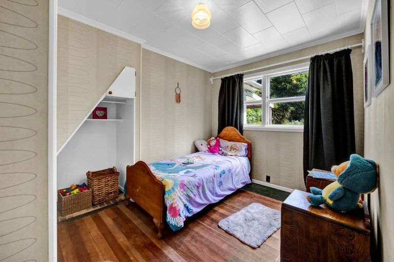 Photo of property in 14 List Street, Welbourn, New Plymouth, 4310