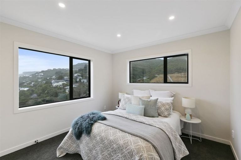 Photo of property in 6 Pihipihi Way, Crofton Downs, Wellington, 6035