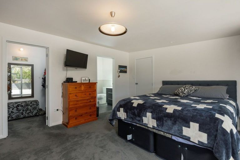 Photo of property in 11 Ranui Street, Waikawa, Picton, 7220