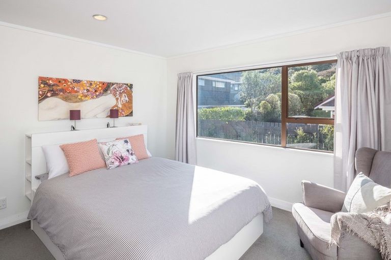 Photo of property in 55 Thatcher Crescent, Crofton Downs, Wellington, 6035