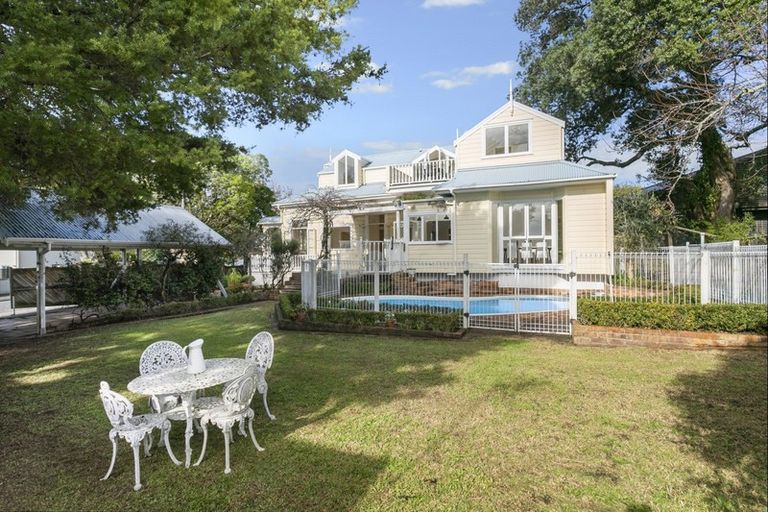 Photo of property in 60 Princes Street, Northcote Point, Auckland, 0627