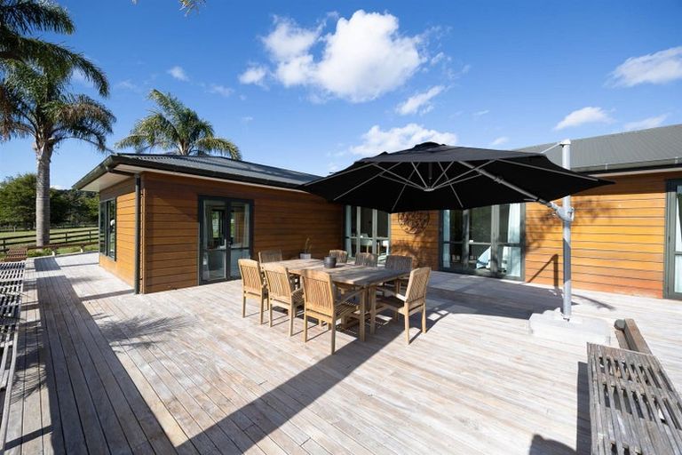 Photo of property in 883 Peak Road, Helensville, 0875