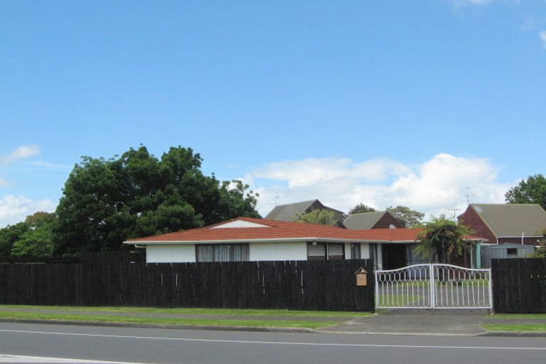 Photo of property in 55 Great South Road, Takanini, 2112