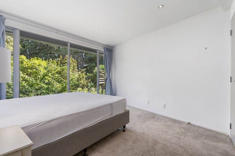 Photo of property in 9 Kahikatea Close, Campbells Bay, Auckland, 0630