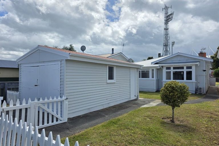 Photo of property in 123 Vigor Brown Street, Napier South, Napier, 4110