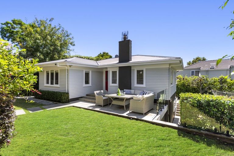 Photo of property in 30 Saint Leonards Road, Devonport, Auckland, 0624