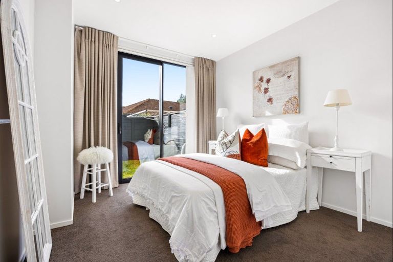 Photo of property in 24 Tapuwae Way, Mangere Bridge, Auckland, 2022