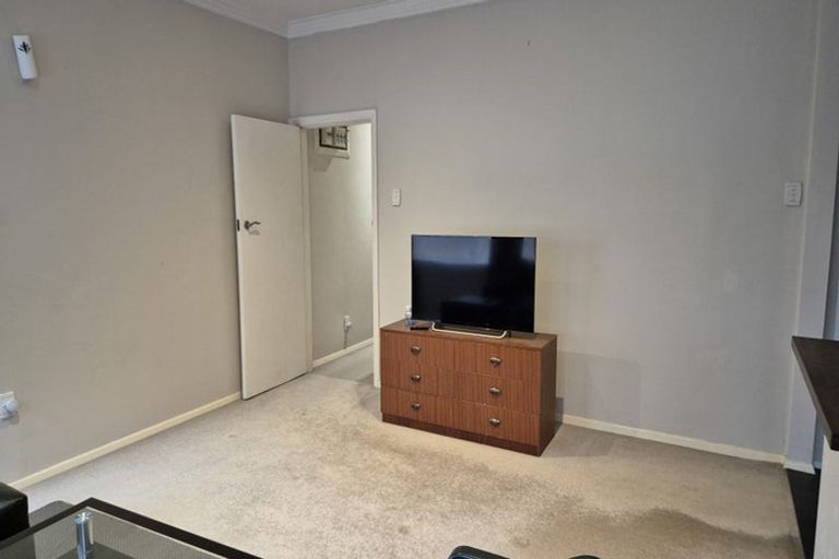 Photo of property in 22 Hampton Hill Road, Tawa, Wellington, 5028