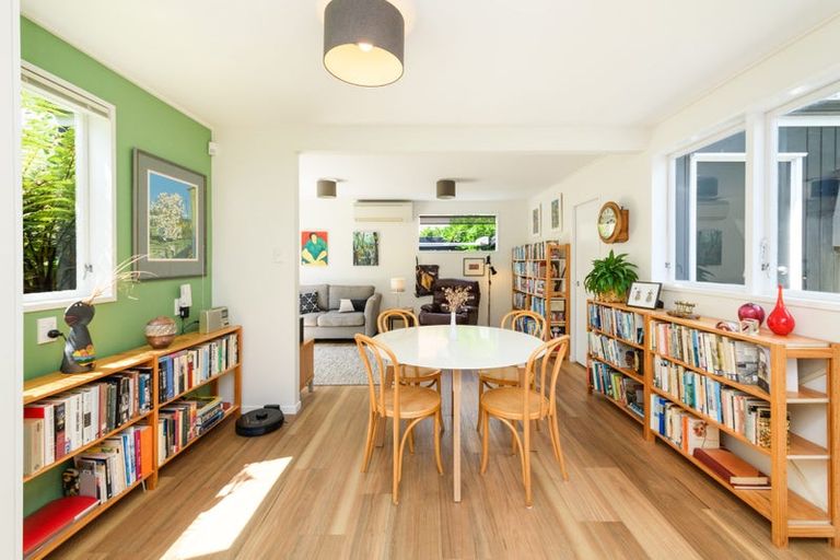 Photo of property in 26 Manapouri Crescent, Hokowhitu, Palmerston North, 4410