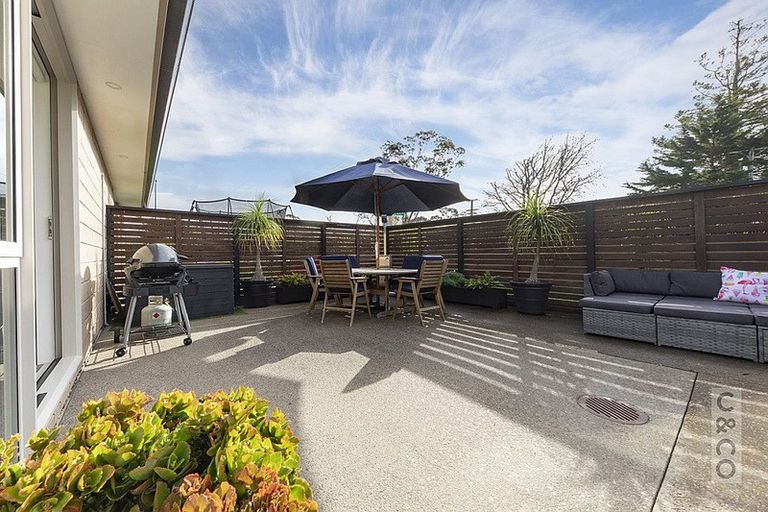 Photo of property in 124 Pohutukawa Parade, Riverhead, 0820