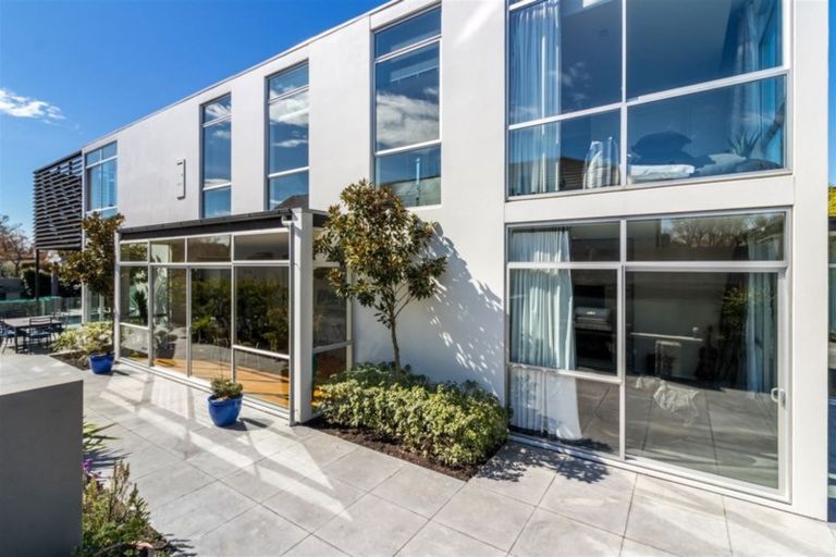 Photo of property in 8 Royds Street, Fendalton, Christchurch, 8014