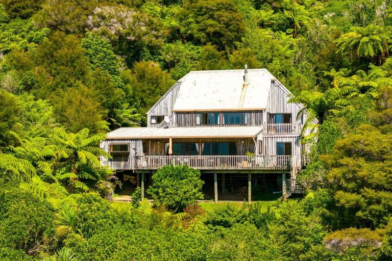 Photo of property in 288 Moetapu Bay Road, Moetapu Bay, Picton, 7282