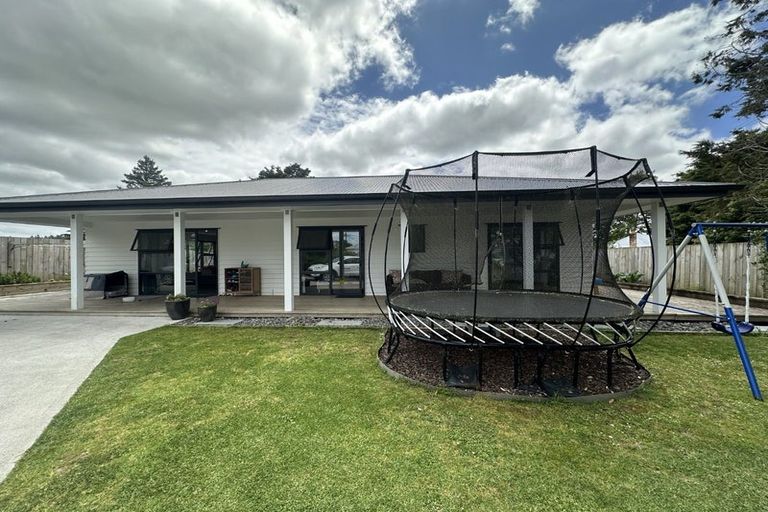 Photo of property in 4a View Road, Hikurangi, 0114