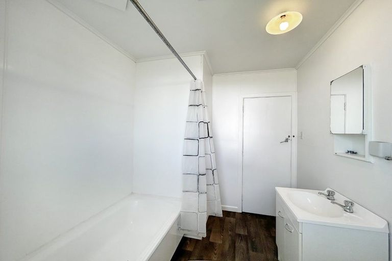 Photo of property in 145 Heretaunga Street, Palmerston North, 4414