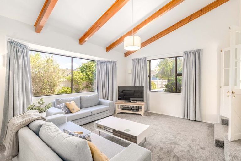 Photo of property in 68a Winters Road, Redwood, Christchurch, 8051