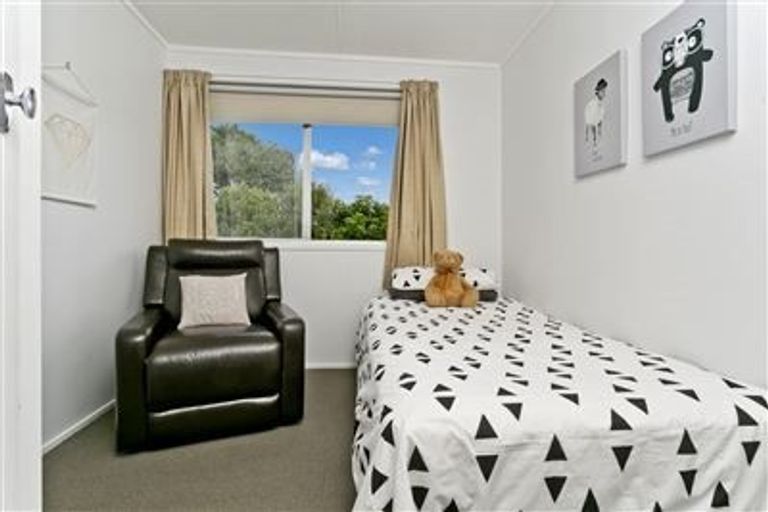 Photo of property in 2 Wykeham Place, Glenfield, Auckland, 0629