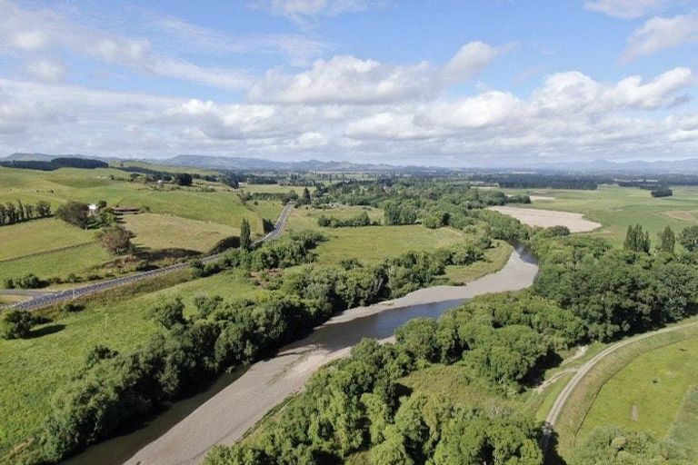 Photo of property in 2966 State Highway 2, Waipukurau, 4281