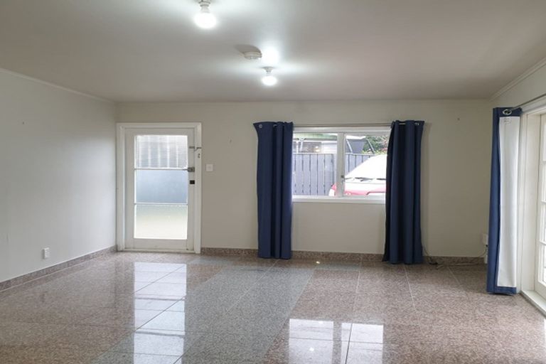 Photo of property in 52 Stokes Valley Road, Stokes Valley, Lower Hutt, 5019