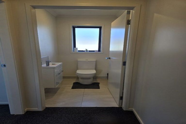 Photo of property in 9 Te Piriti Road, One Tree Point, 0118