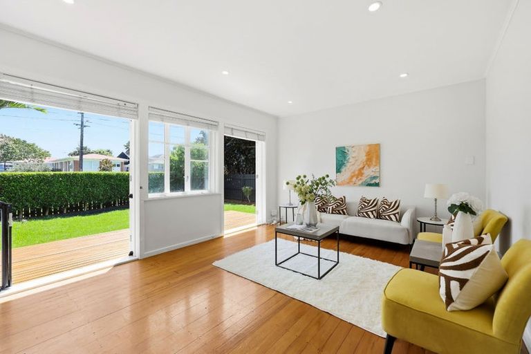 Photo of property in 44 Wellesley Road, Mangere Bridge, Auckland, 2022