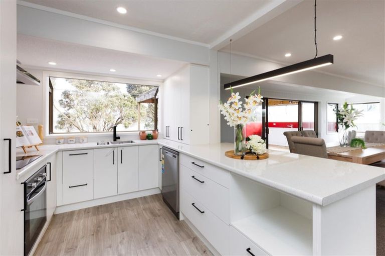 Photo of property in 18 Kaanapali Place, Wattle Downs, Auckland, 2103