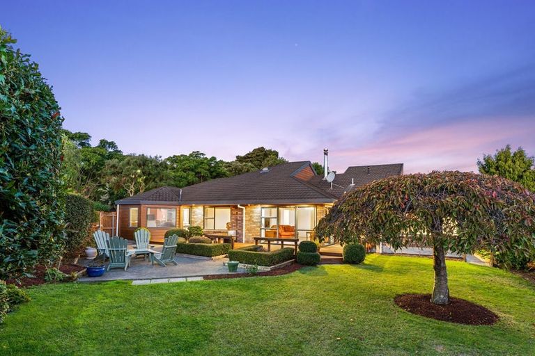 Photo of property in 2 Rosebank Grove, Waikanae, 5036