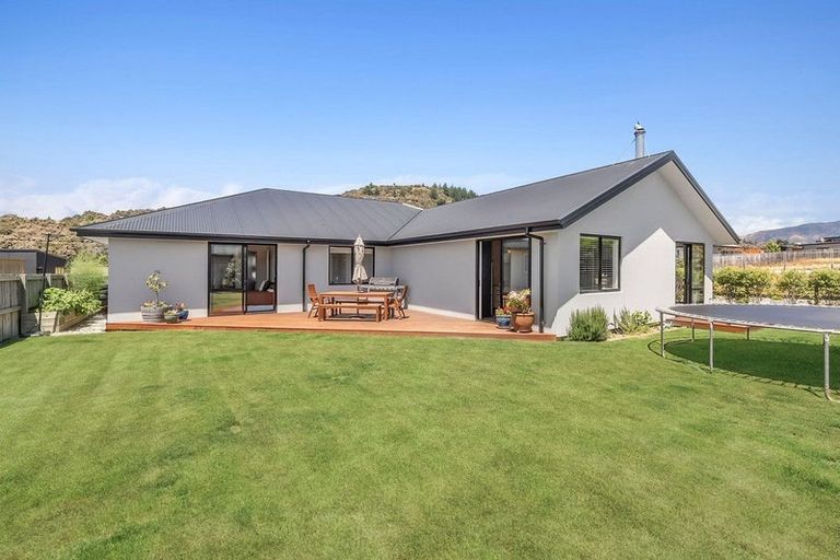 Photo of property in 4 Rua Street, Albert Town, Wanaka, 9305