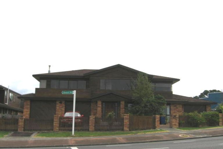 Photo of property in 2/996 Beach Road, Torbay, Auckland, 0630